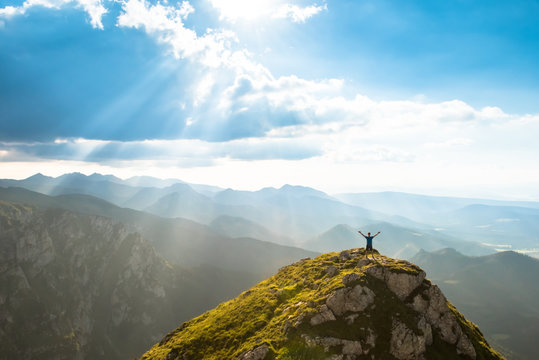 10 Inspiring Business Quotes to Ignite Your Ambition